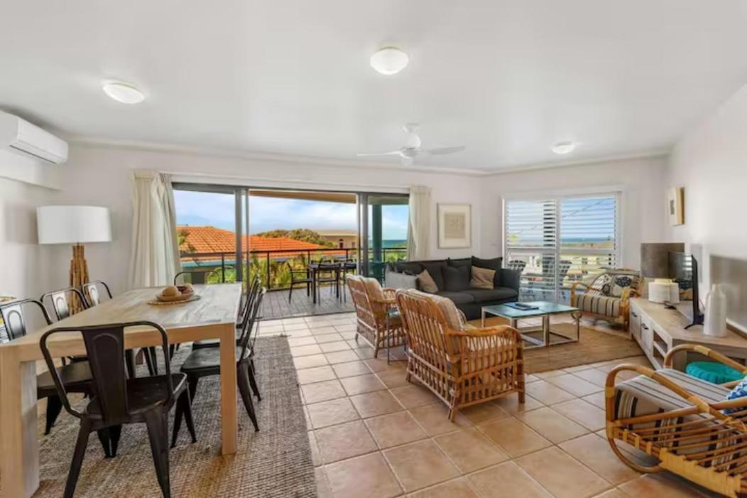 The Cove Yamba Aparthotel Exteriör bild
