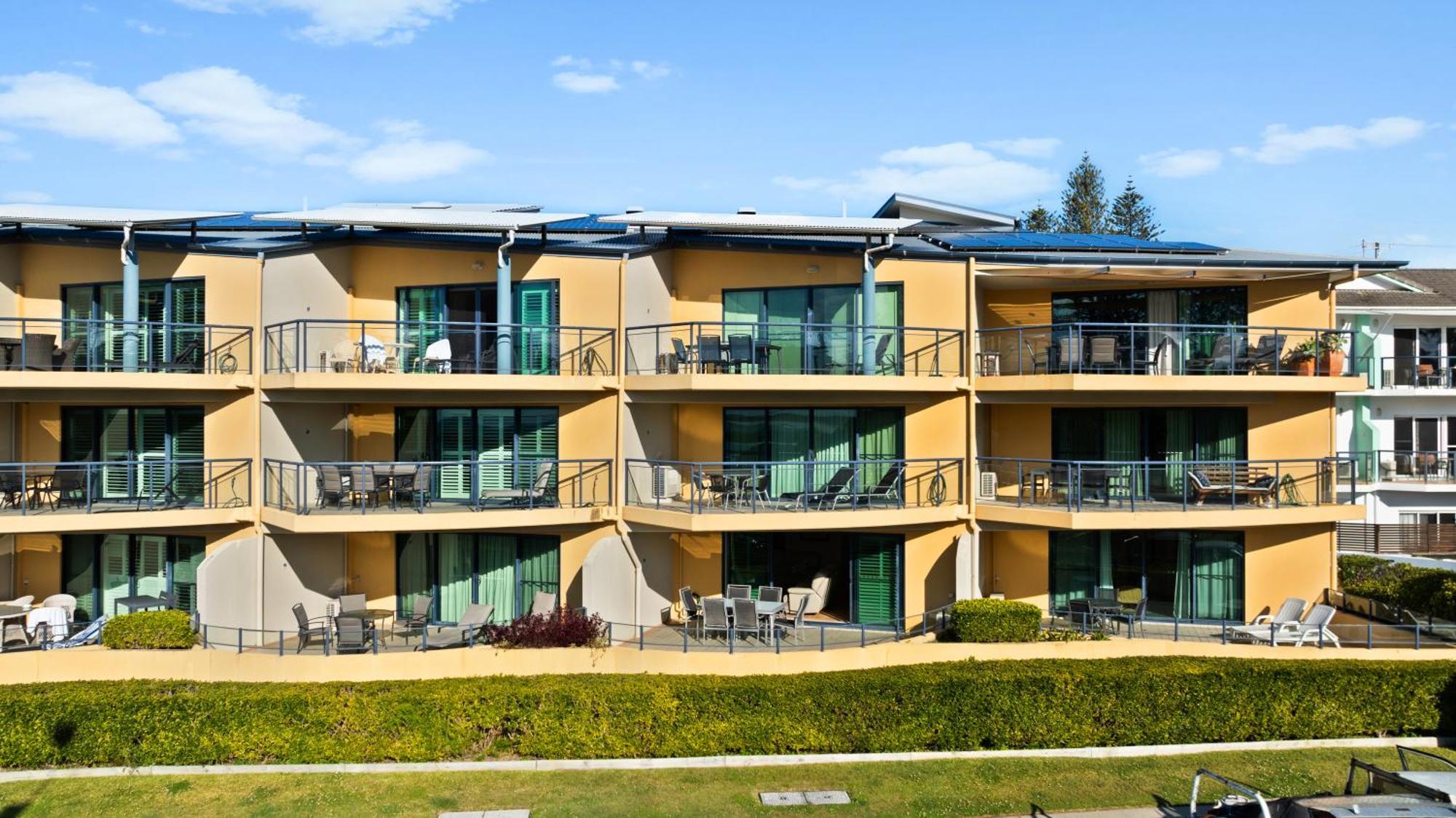 The Cove Yamba Aparthotel Exteriör bild